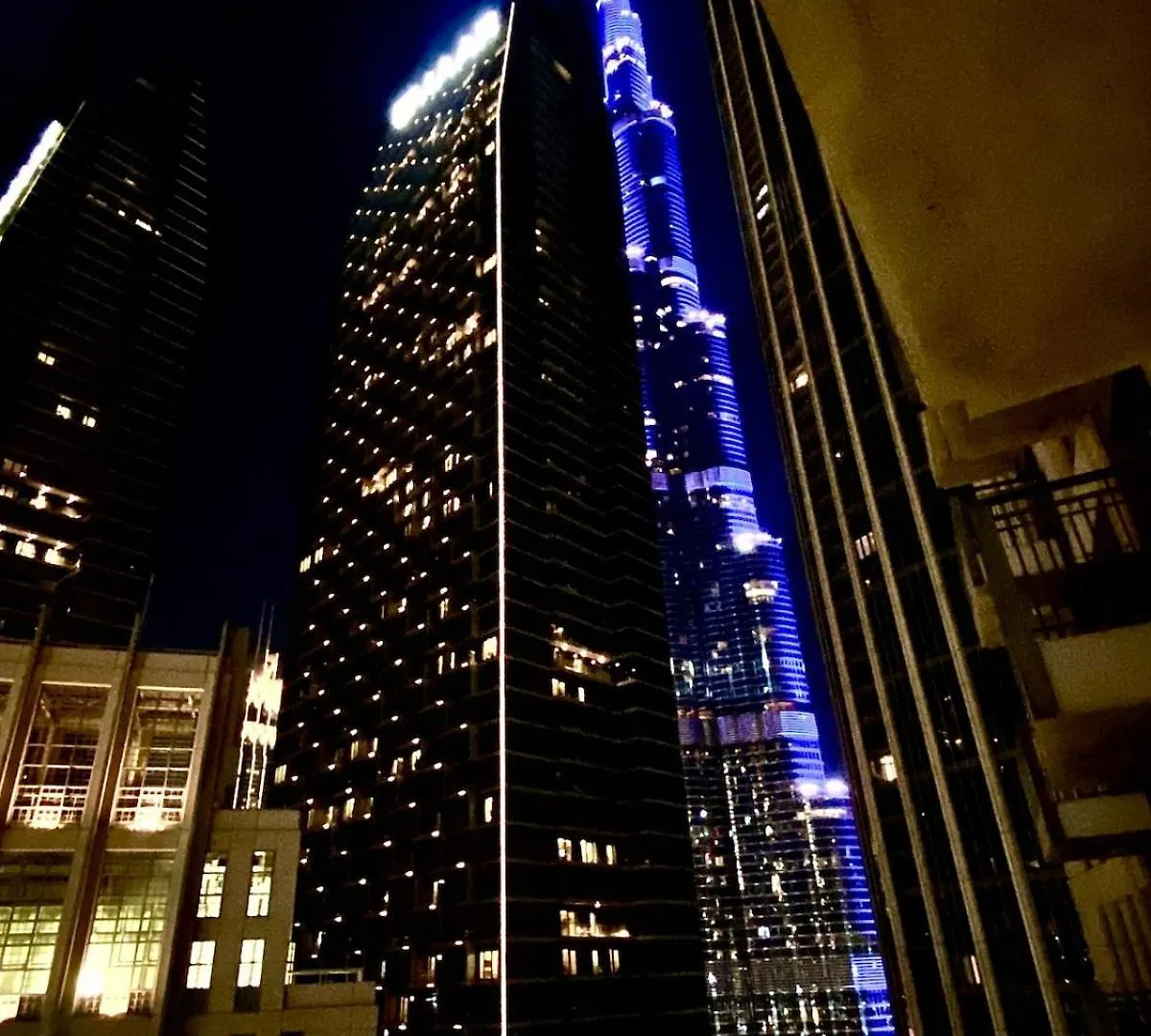 Exceptional Master Room - Near And Overlooking Burj Khalifa - Host Has Access To Living Space Dubai Homestay