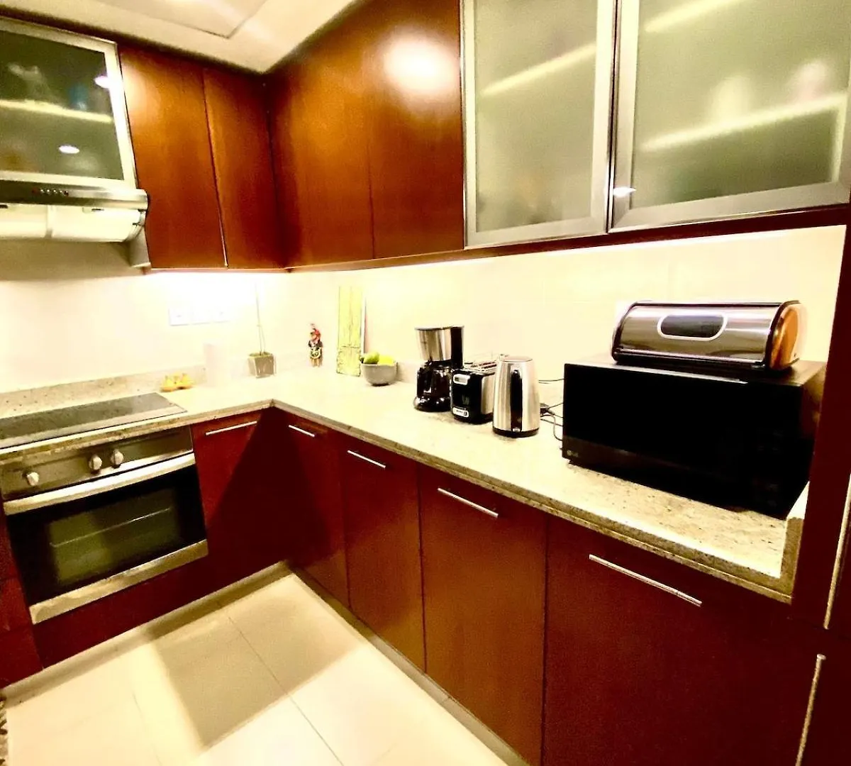 Exceptional Master Room - Near And Overlooking Burj Khalifa - Host Has Access To Living Space Dubai 0*,  United Arab Emirates