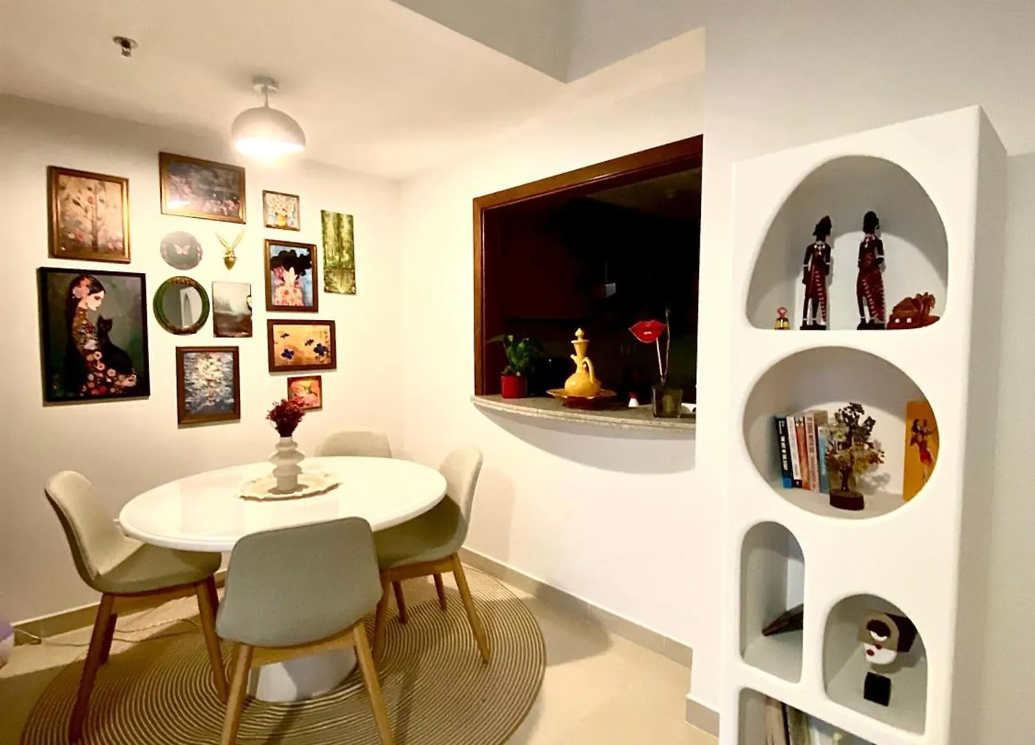 Homestay Exceptional Master Room - Near And Overlooking Burj Khalifa - Host Has Access To Living Space Dubai